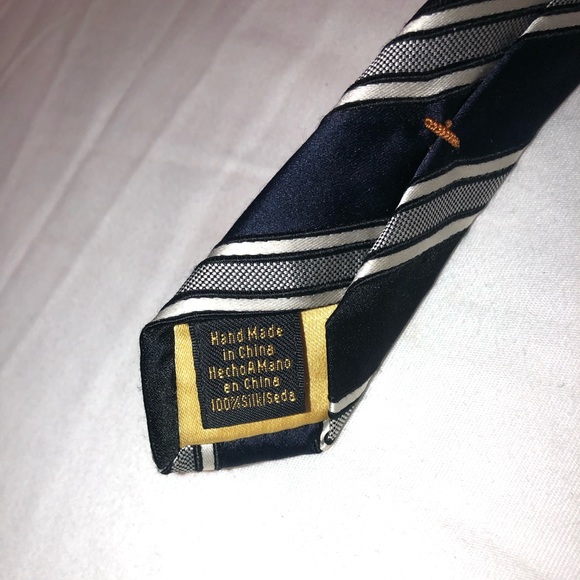 Men’s Donald J. Trump Striped Silk Tie - Picture 5 of 5